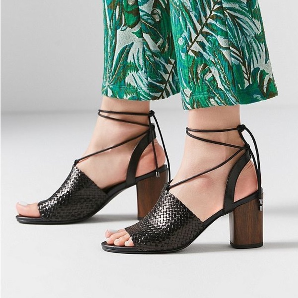 Vagabond Carol Black Leather Woven Strappy Block Heel Sandals